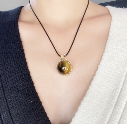 Magic Palantír Gemstone Pendant